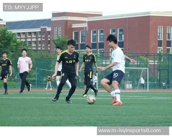 北京大学足球队奋勇争先展现青春风采助力校园文化建设与体育发展